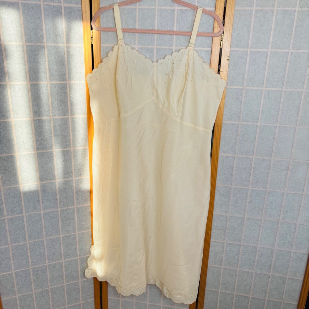 Vintage Barbizon Candie Tafredda Full Slip‎ Ivory Scalloped Embroidered Size 40